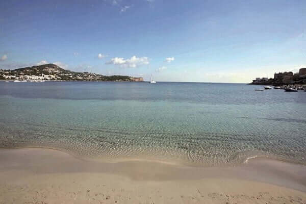 Spiaggia di Talamanca a Ibiza Città